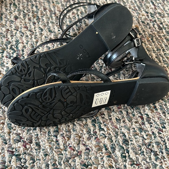 Size 38 beaded strappy sandal - Picture 3 of 6